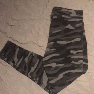 Torrid size one gray/ black camo leggings